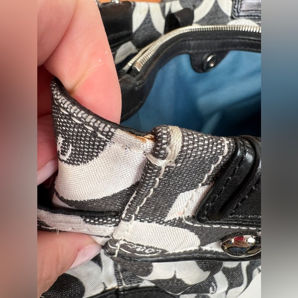 Coach signature Peyton carryall 14515 - Dec 2009 - Picture 9 of 17